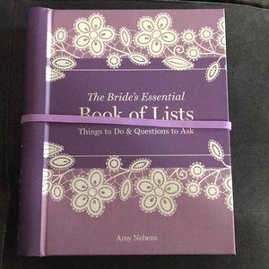 THE BRIDE’S ESSENTIAL BOOK OF LISTS // book